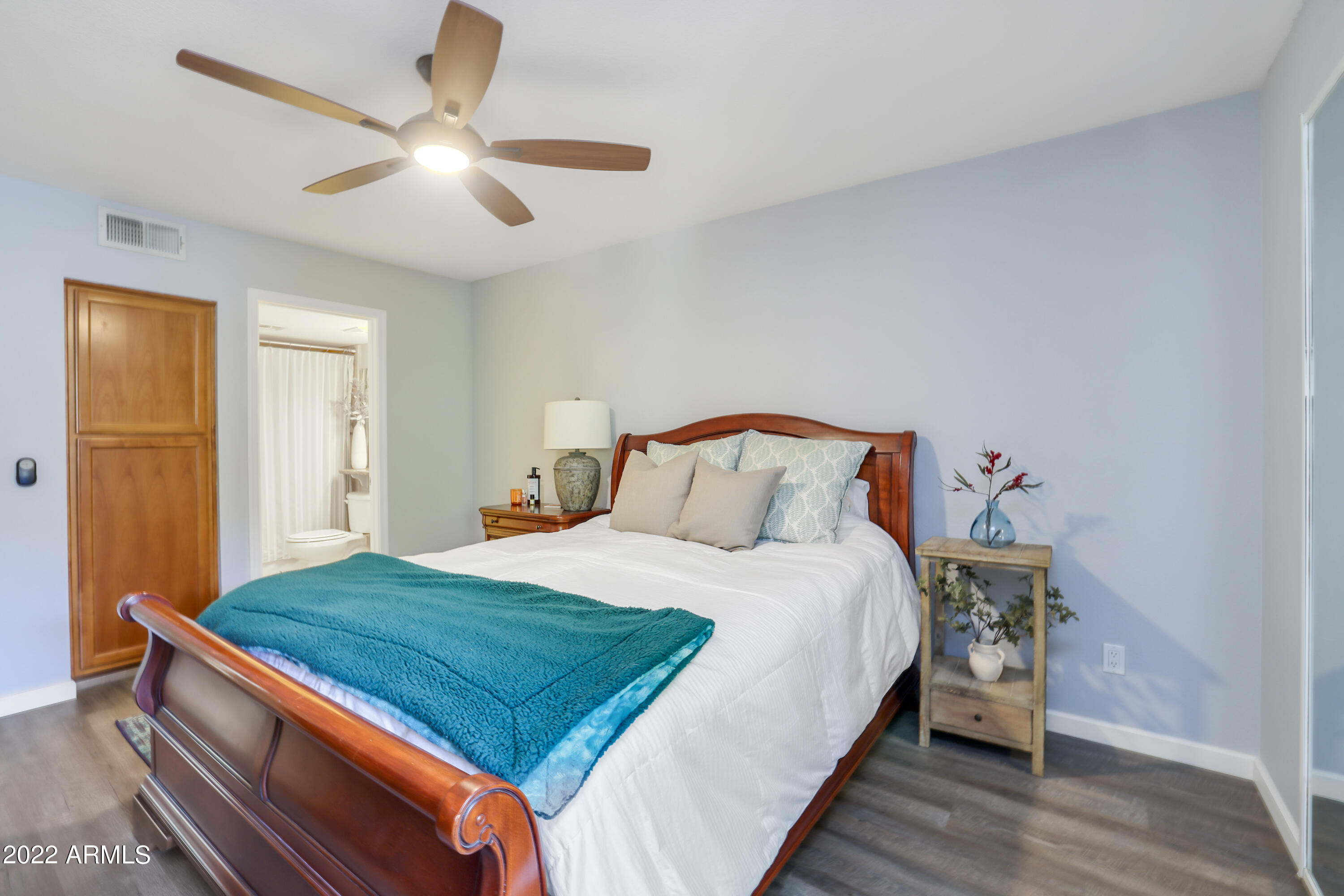 3235 East Camelback Road, Unit 205 Phoenix, AZ 85018 - Photo 8 of 18 0H0A7574