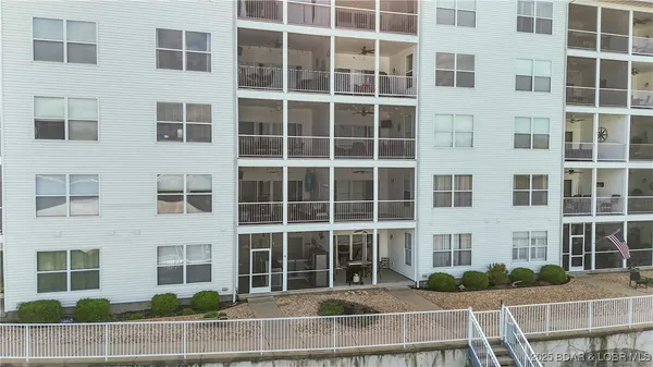 $269,000 | 60 Knox Road, Unit Z204, Rocky Mount, MO 65072