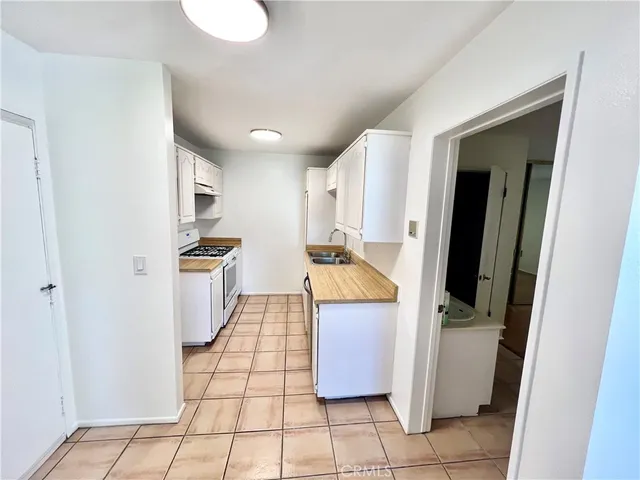 $2,350 | 409 Burchett Street, Glendale, CA 91203