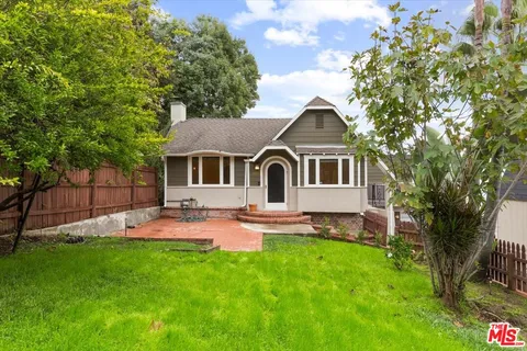 $1,850,000 | 720 North La Fayette Park Place, Los Angeles, CA 90026