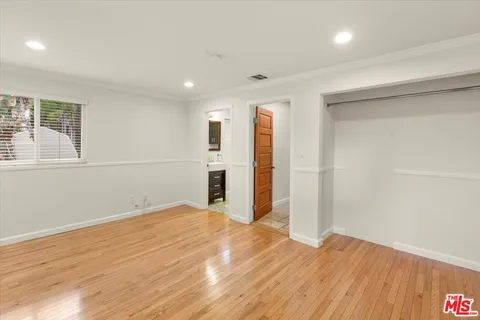 $1,850,000 | 720 North La Fayette Park Place, Los Angeles, CA 90026