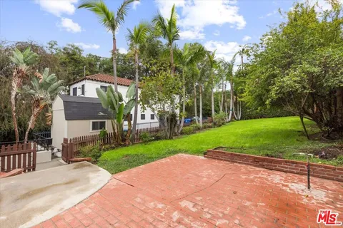 $1,850,000 | 720 North La Fayette Park Place, Los Angeles, CA 90026