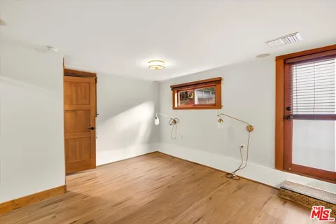 $1,850,000 | 720 North La Fayette Park Place, Los Angeles, CA 90026