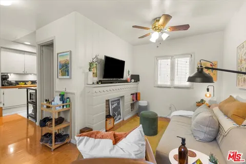 $1,850,000 | 720 North La Fayette Park Place, Los Angeles, CA 90026