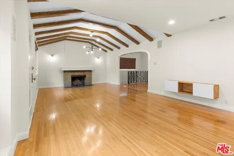 $1,850,000 | 720 North La Fayette Park Place, Los Angeles, CA 90026