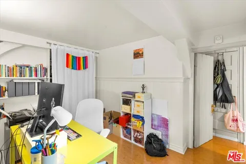 $1,850,000 | 720 North La Fayette Park Place, Los Angeles, CA 90026