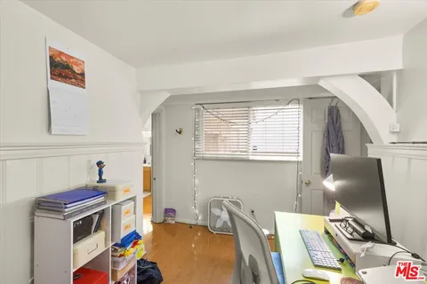 $1,850,000 | 720 North La Fayette Park Place, Los Angeles, CA 90026