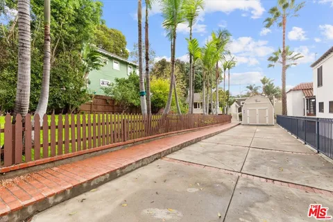 $1,850,000 | 720 North La Fayette Park Place, Los Angeles, CA 90026