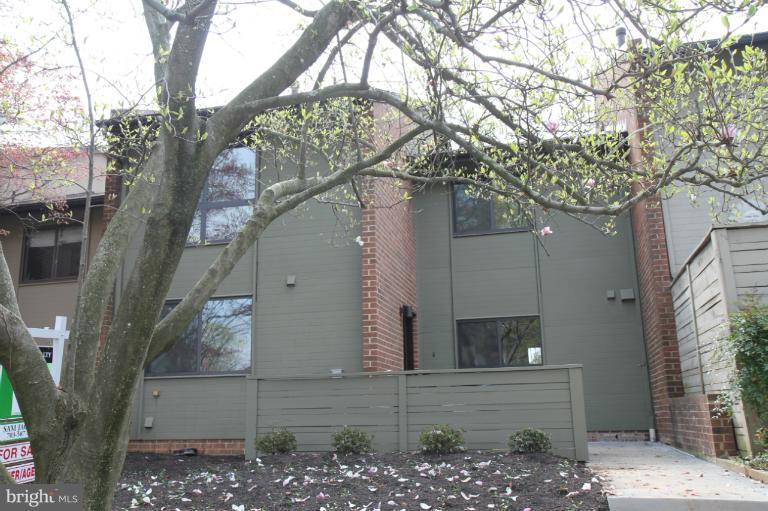 11751 Indian Ridge Road Reston, VA 20191 - Photo 15 of 15 Exterior (Front)
