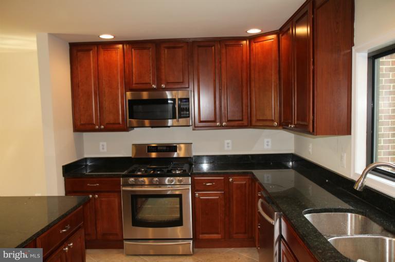 11751 Indian Ridge Road Reston, VA 20191 - Photo 7 of 15 Kitchen