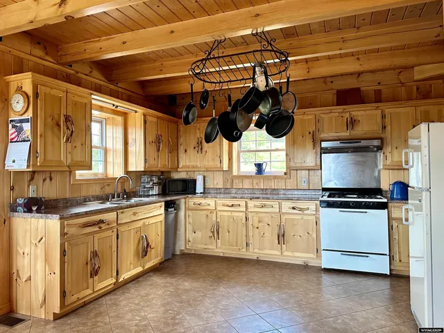 $1,399,000 | 70 Ms208 Highway, Encampment, WY 82325
