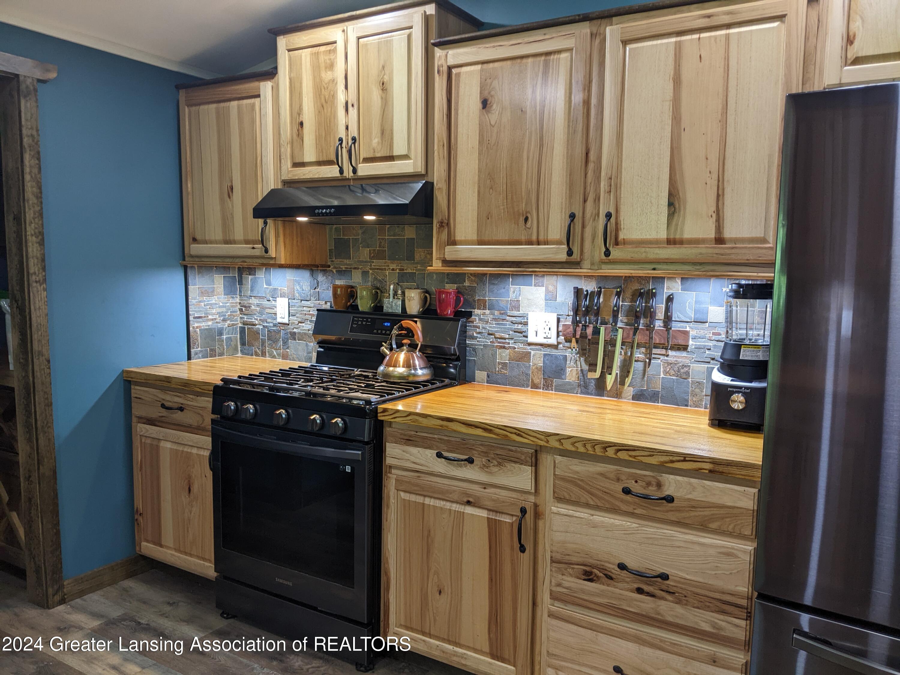 13136 South Francis Road Dewitt, MI 48820 - Photo 18 of 50 32