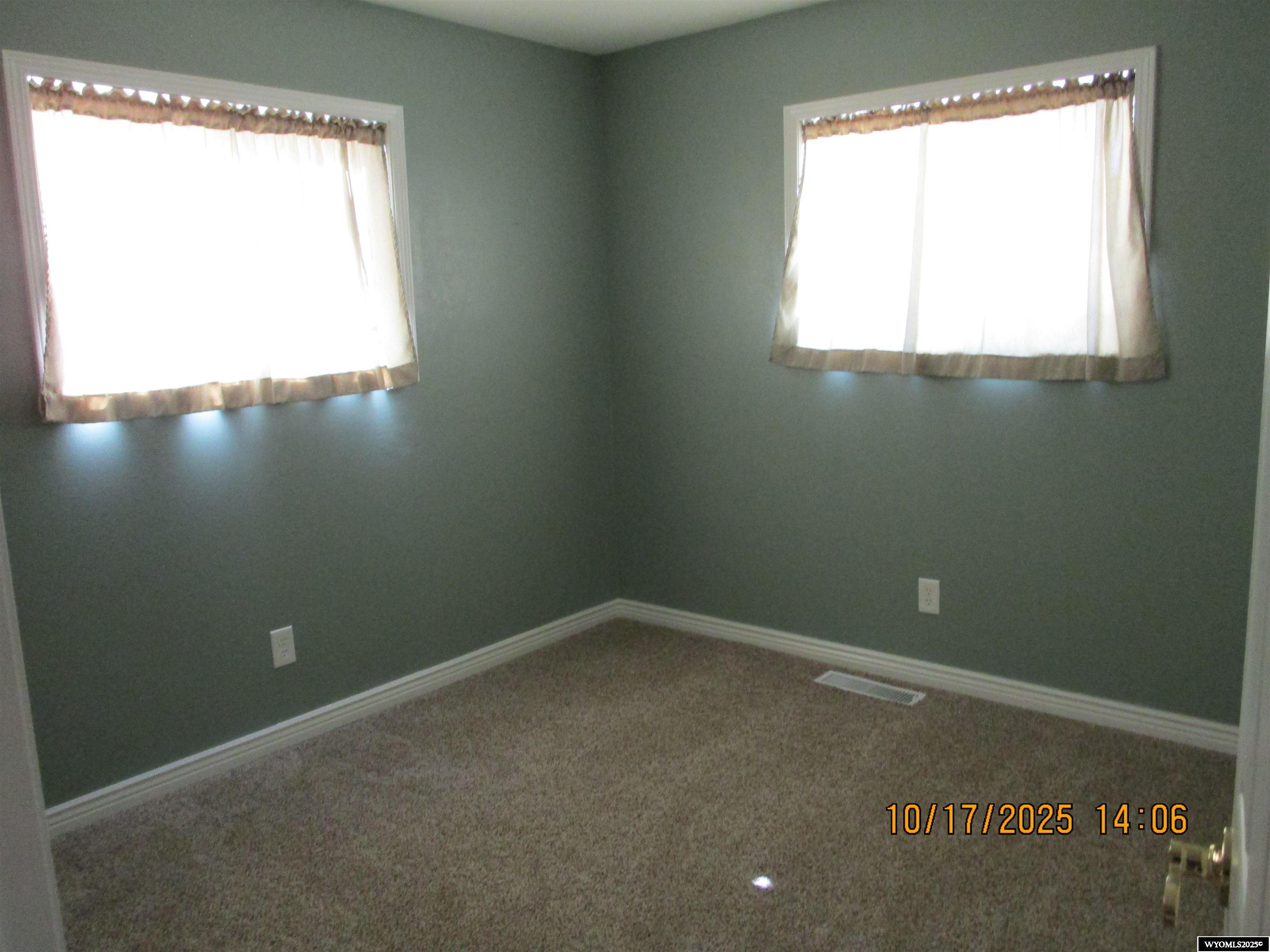 645 Easy Street Green River, WY 82935 - Photo 18 of 49