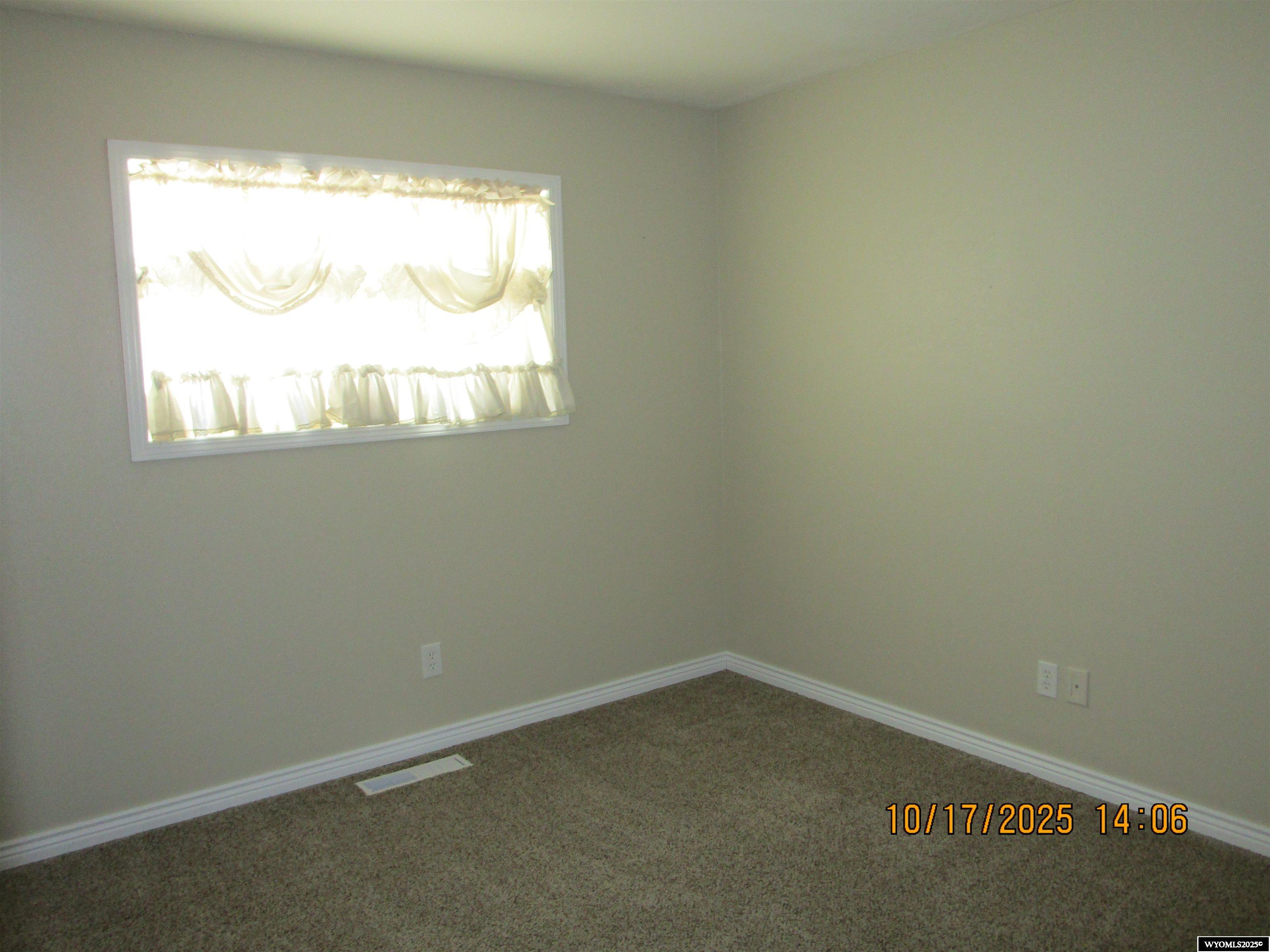 645 Easy Street Green River, WY 82935 - Photo 20 of 49