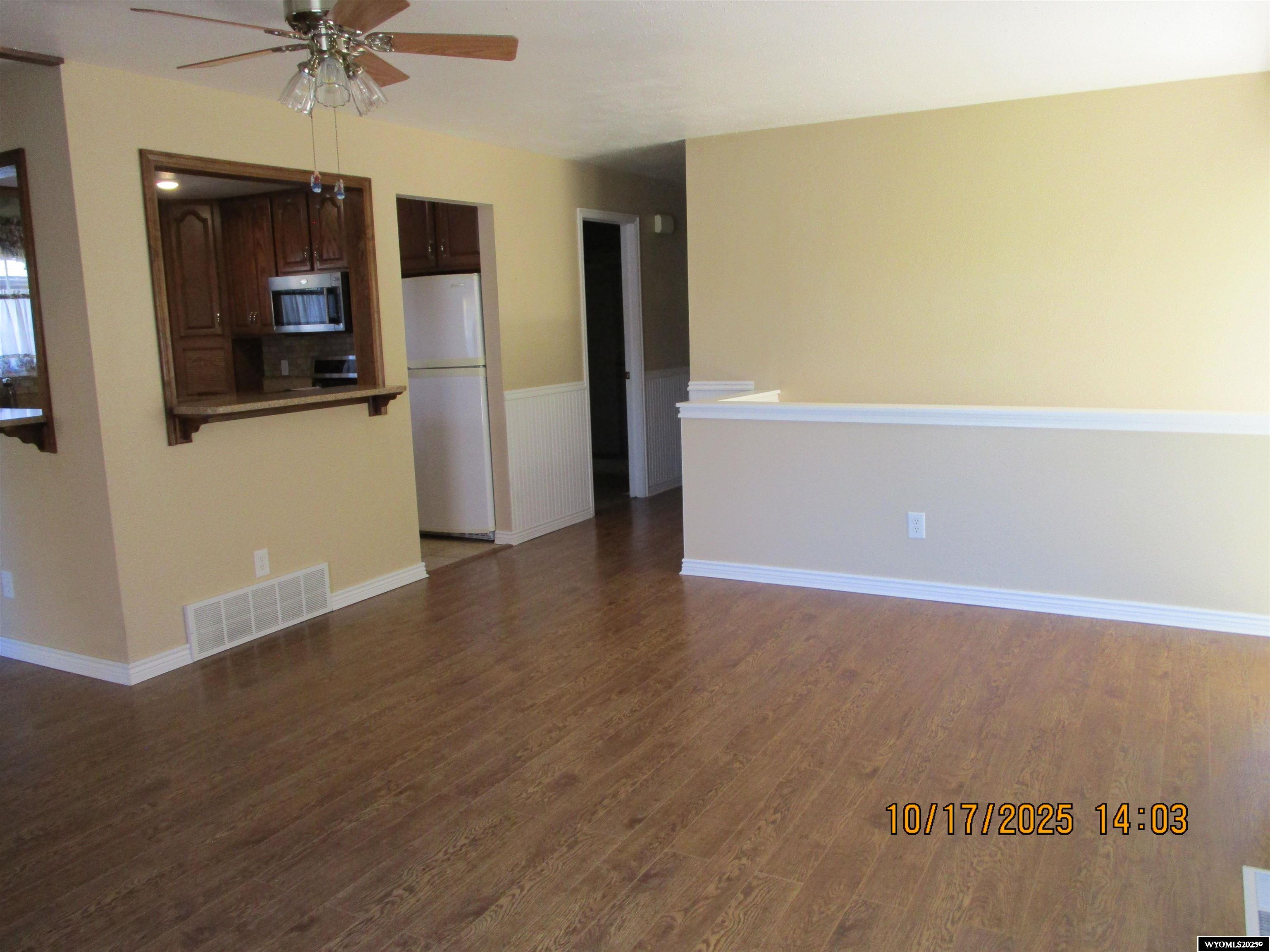 645 Easy Street Green River, WY 82935 - Photo 3 of 49