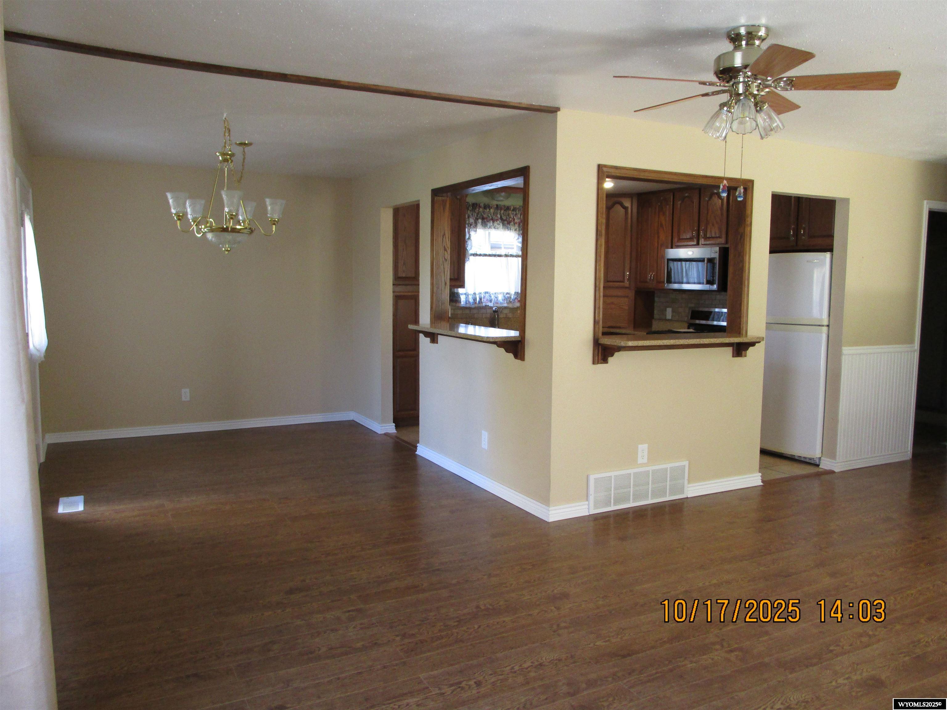 645 Easy Street Green River, WY 82935 - Photo 4 of 49