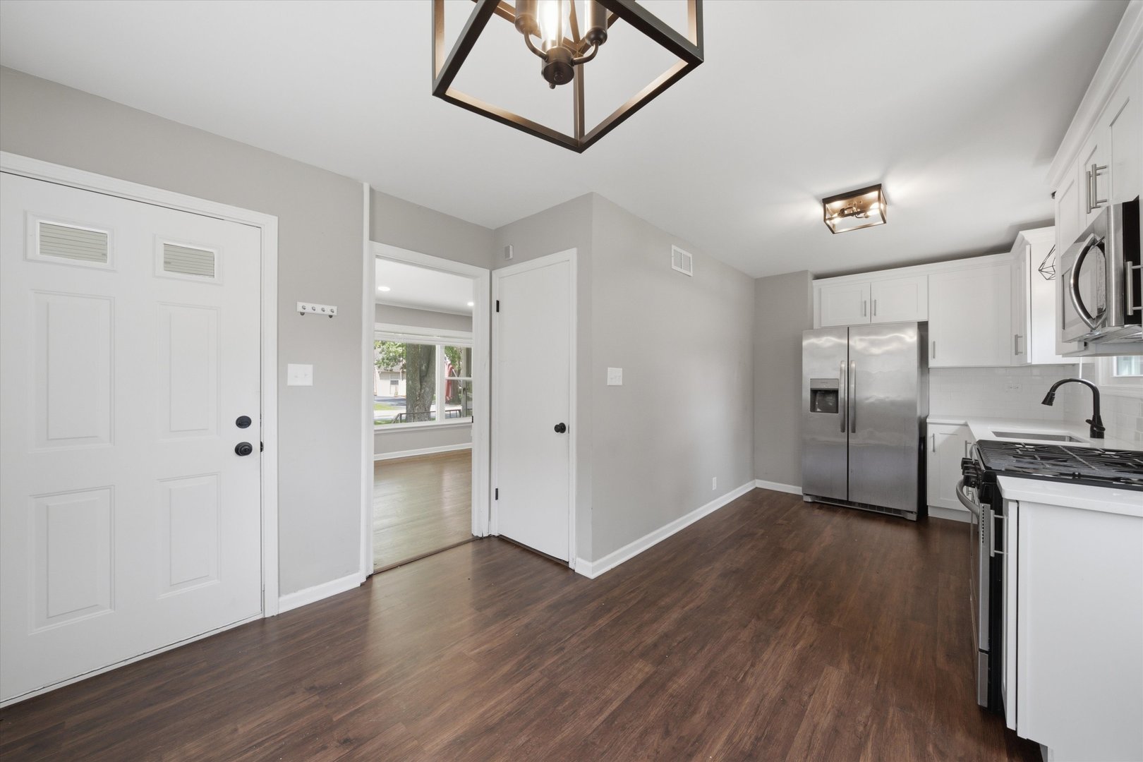 1349 Perry Street Crete, IL 60417 - Photo 8 of 27