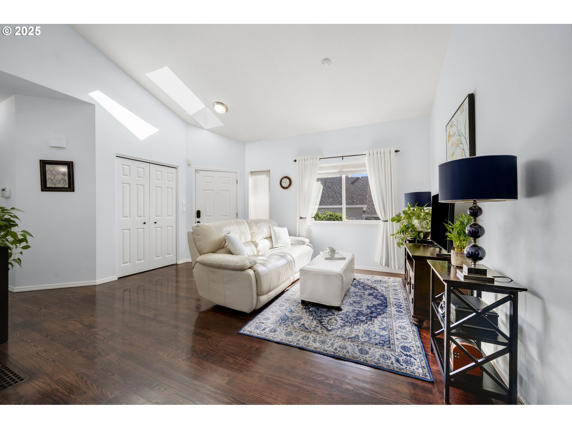 719 Northeast Dallas Street Camas, WA 98607 - Photo 8 of 47 Family Room