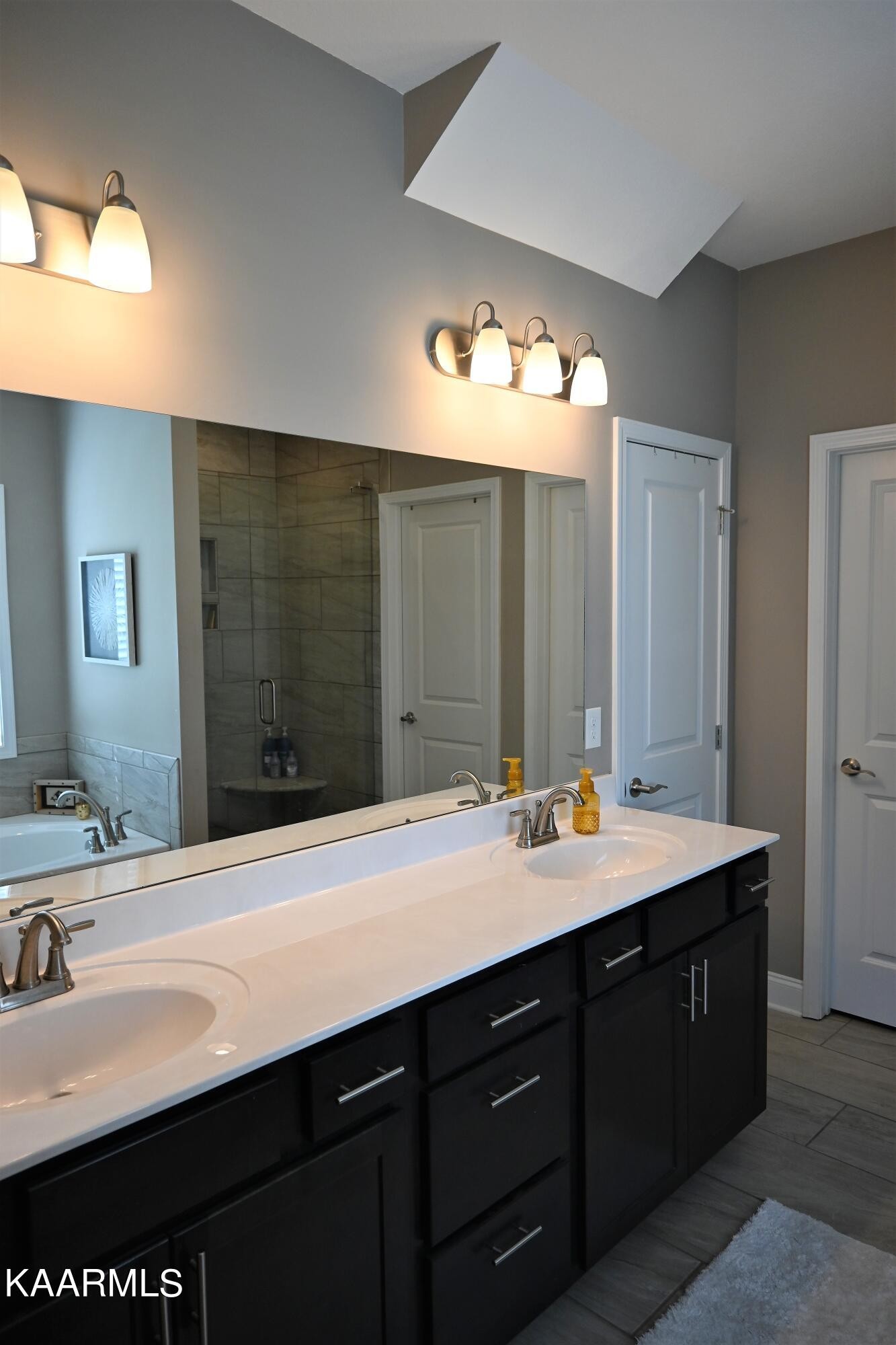 102 Pineberry West Road Oak Ridge, TN 37830 - Photo 14 of 34 Gallery Image 14