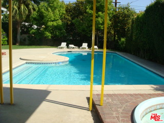 520 Hampton Road Burbank, CA 91504 - Photo 14 of 18 Gallery Image 14