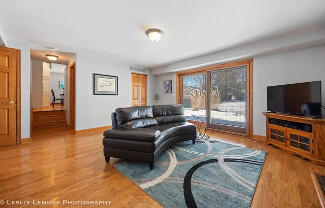 $579,900 | 1484 Hodlmair Court, Elk Grove Village, IL 60007