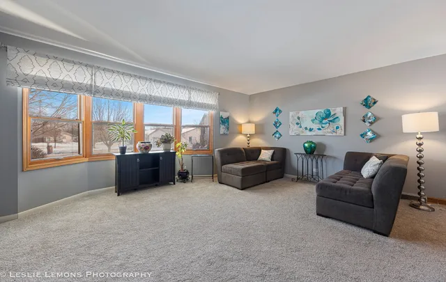 $579,900 | 1484 Hodlmair Court, Elk Grove Village, IL 60007