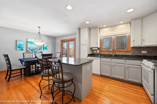 $579,900 | 1484 Hodlmair Court, Elk Grove Village, IL 60007