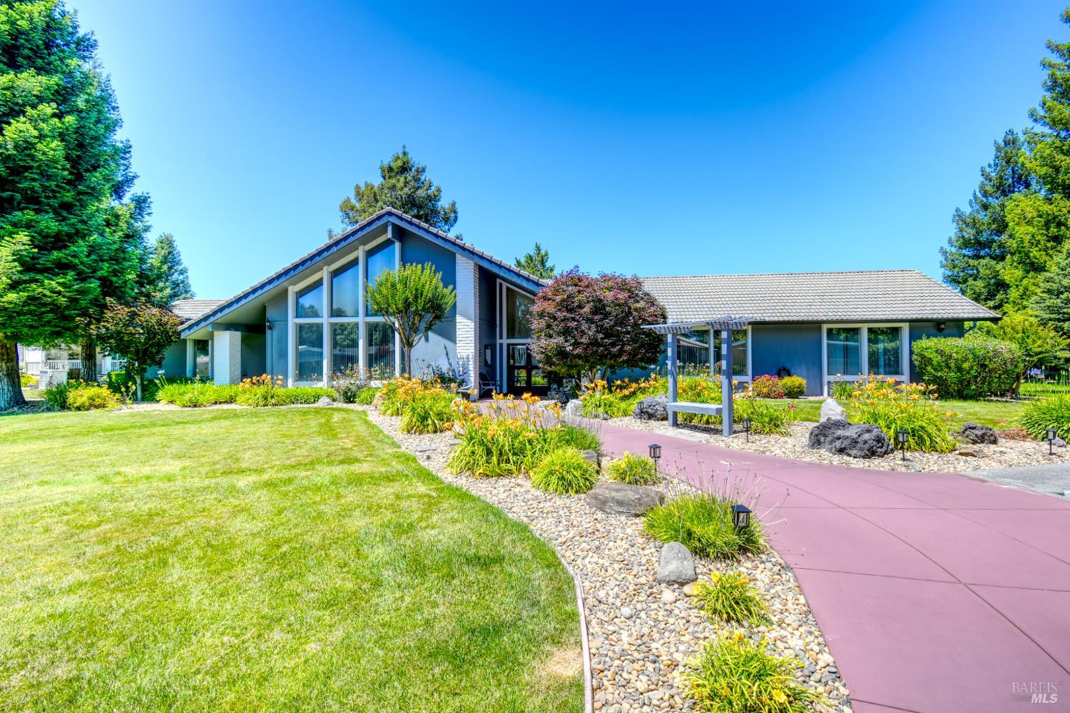 120 Shamrock Circle Santa Rosa, CA 95403 - Photo 41 of 45 Clubhouse exterior