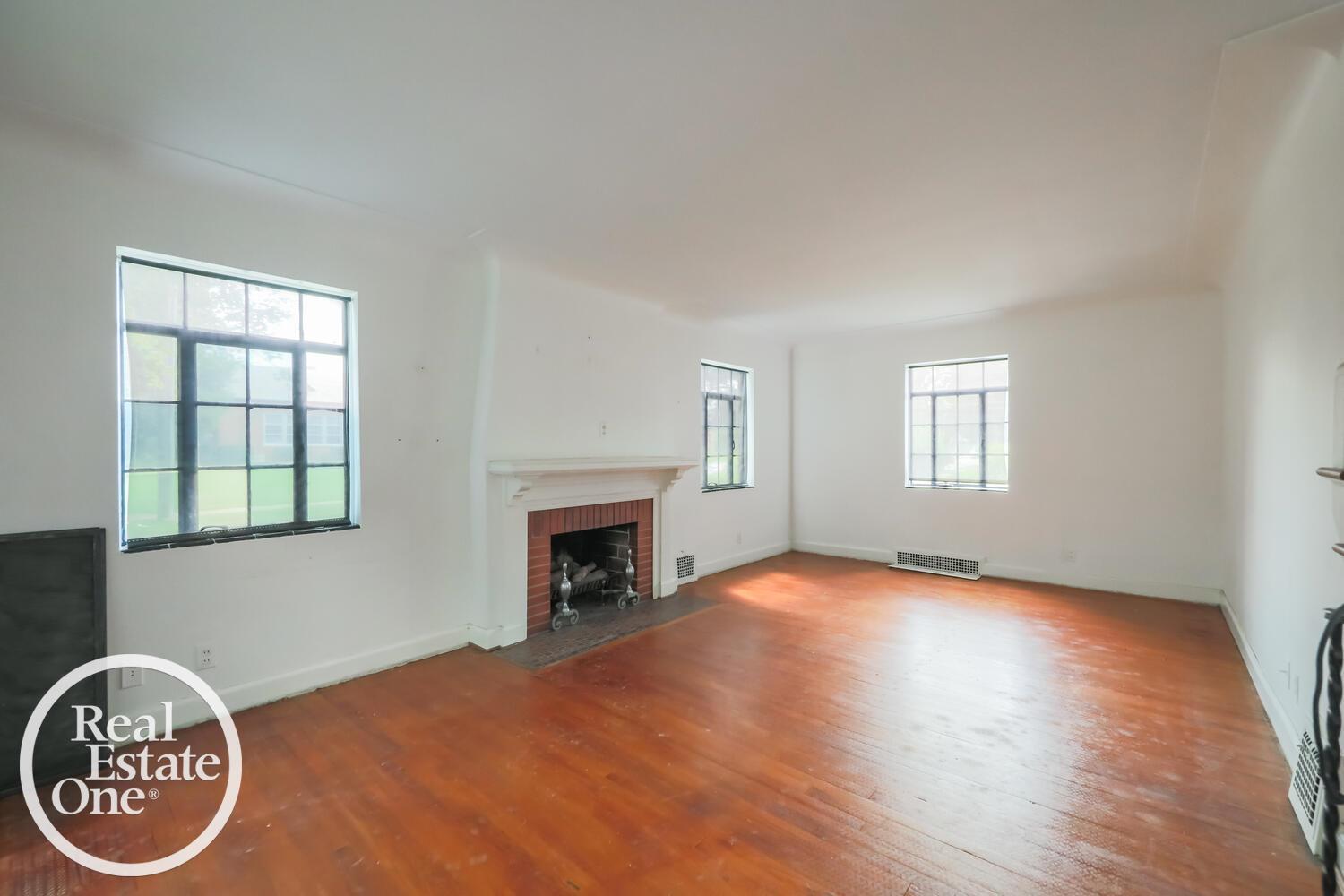 301 Kerby Road Grosse Pointe Farms, MI 48236 - Photo 4 of 23