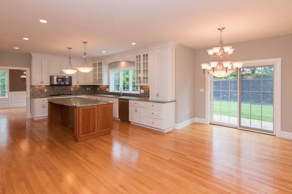 28 Castle Road Norfolk, MA 02056 - Photo 4 of 25 Gallery Image 4