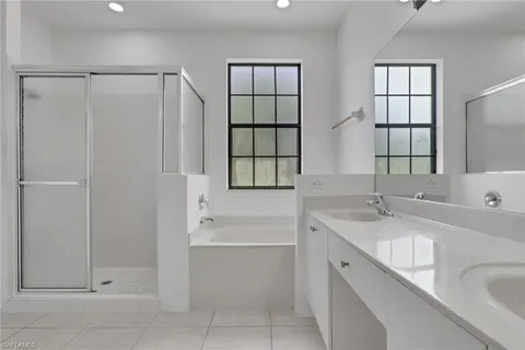 $385,000 | 15454 Summit Pl Circle, Unit 125, Naples, FL 34119