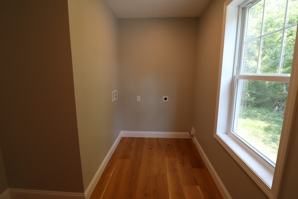 37 Glendale Road, Unit 1 Tiverton, RI 02878 - Photo 15 of 24