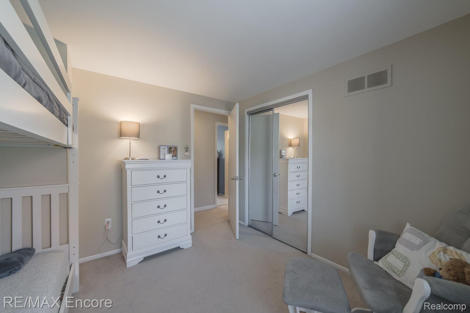 2025 Avonstoke Road Rochester, MI 48307 - Photo 32 of 47 2025 Avonstroke-29.jpg