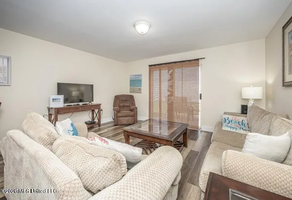 $2,100 | 1664 Beach Boulevard, Unit 90, Biloxi, MS 39531