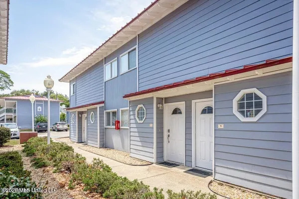 $2,100 | 1664 Beach Boulevard, Unit 90, Biloxi, MS 39531