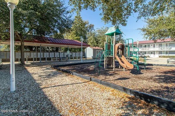 $2,100 | 1664 Beach Boulevard, Unit 90, Biloxi, MS 39531