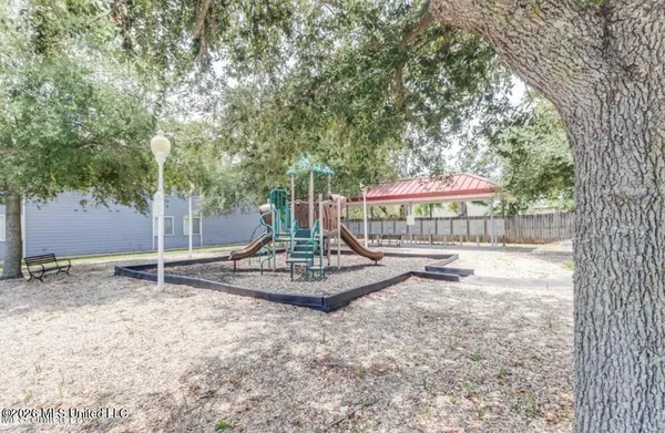 $2,100 | 1664 Beach Boulevard, Unit 90, Biloxi, MS 39531