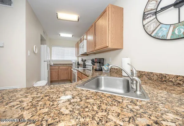 $2,100 | 1664 Beach Boulevard, Unit 90, Biloxi, MS 39531