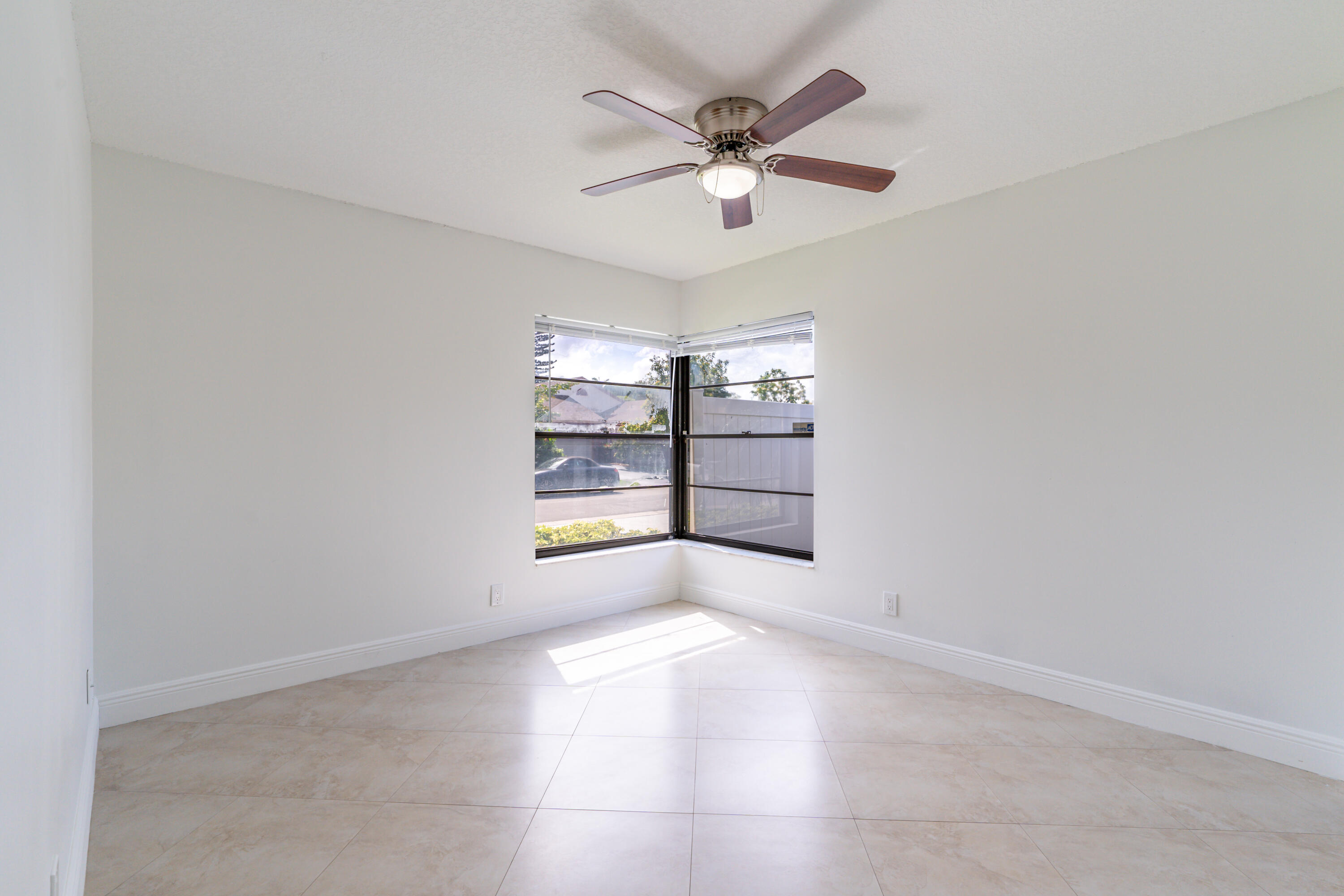 20971 Woodspring Avenue Boca Raton, FL 33428 - Photo 20 of 40 IMG_2296