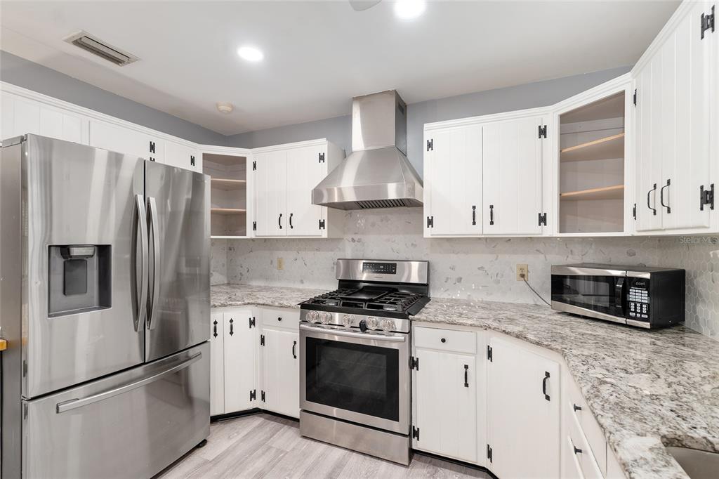 3920 Southwest 1st Avenue Gainesville, FL 32607 - Photo 7 of 31