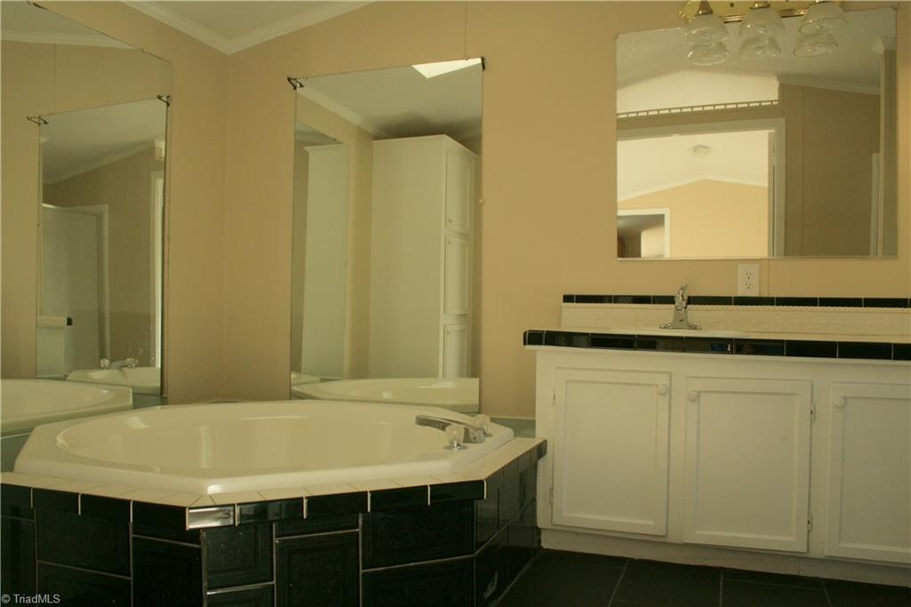 2249 Staleys Farm Road Asheboro, NC 27205 - Photo 7 of 17 Gallery Image 7