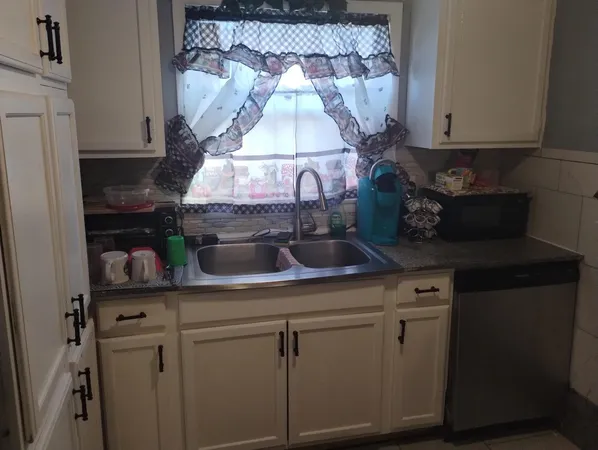 $159,900 | 600 South Skyline Drive, Carbondale, IL 62901