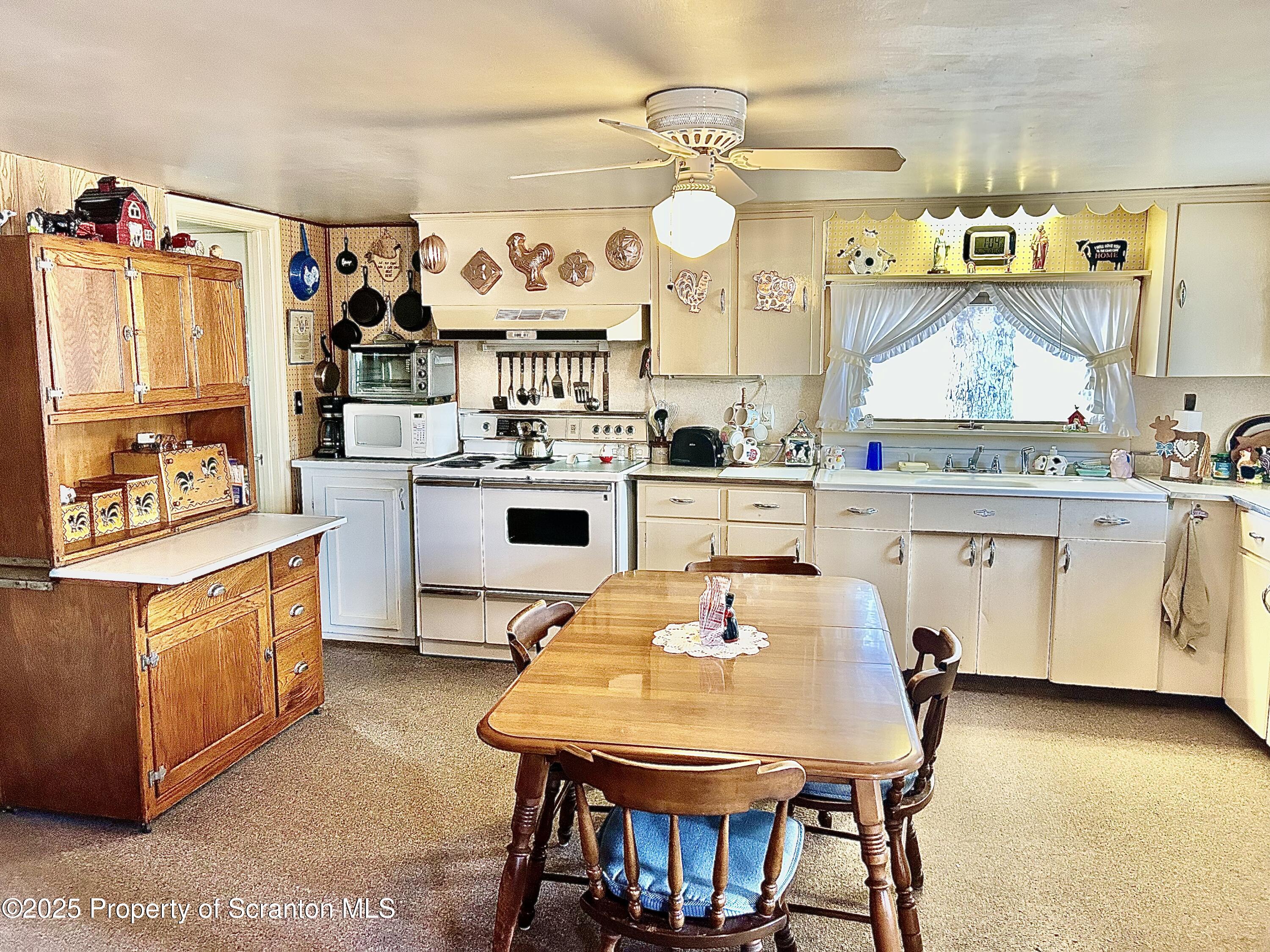 166 State Rte 2005 Springville, PA 18844 - Photo 3 of 44 Kitchen