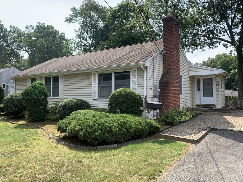 29 Endecott Street Springfield, MA 01118 - Photo 1 of 21