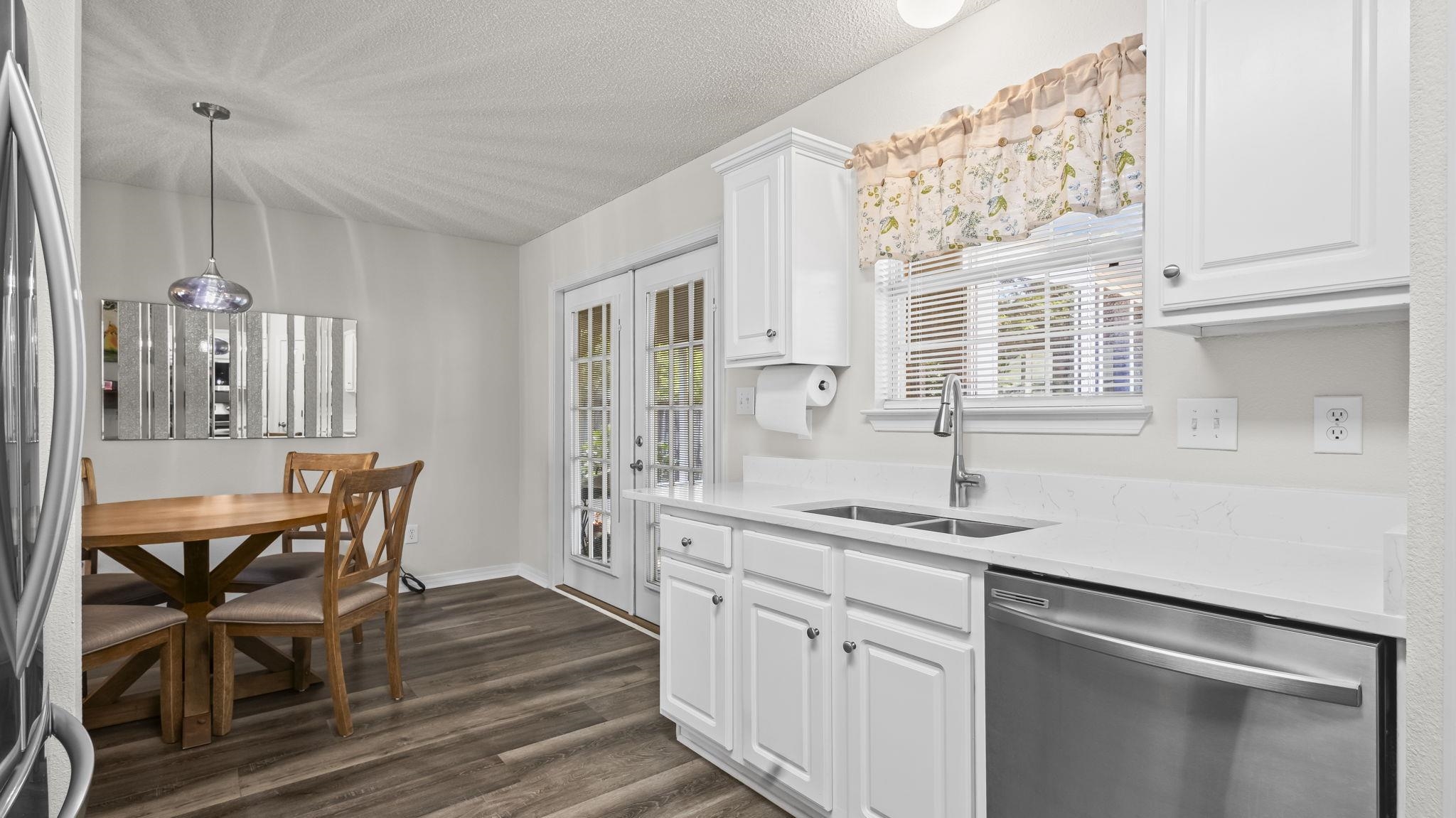 302 Cluster Street Foley, AL 36535 - Photo 16 of 28 Kitchen