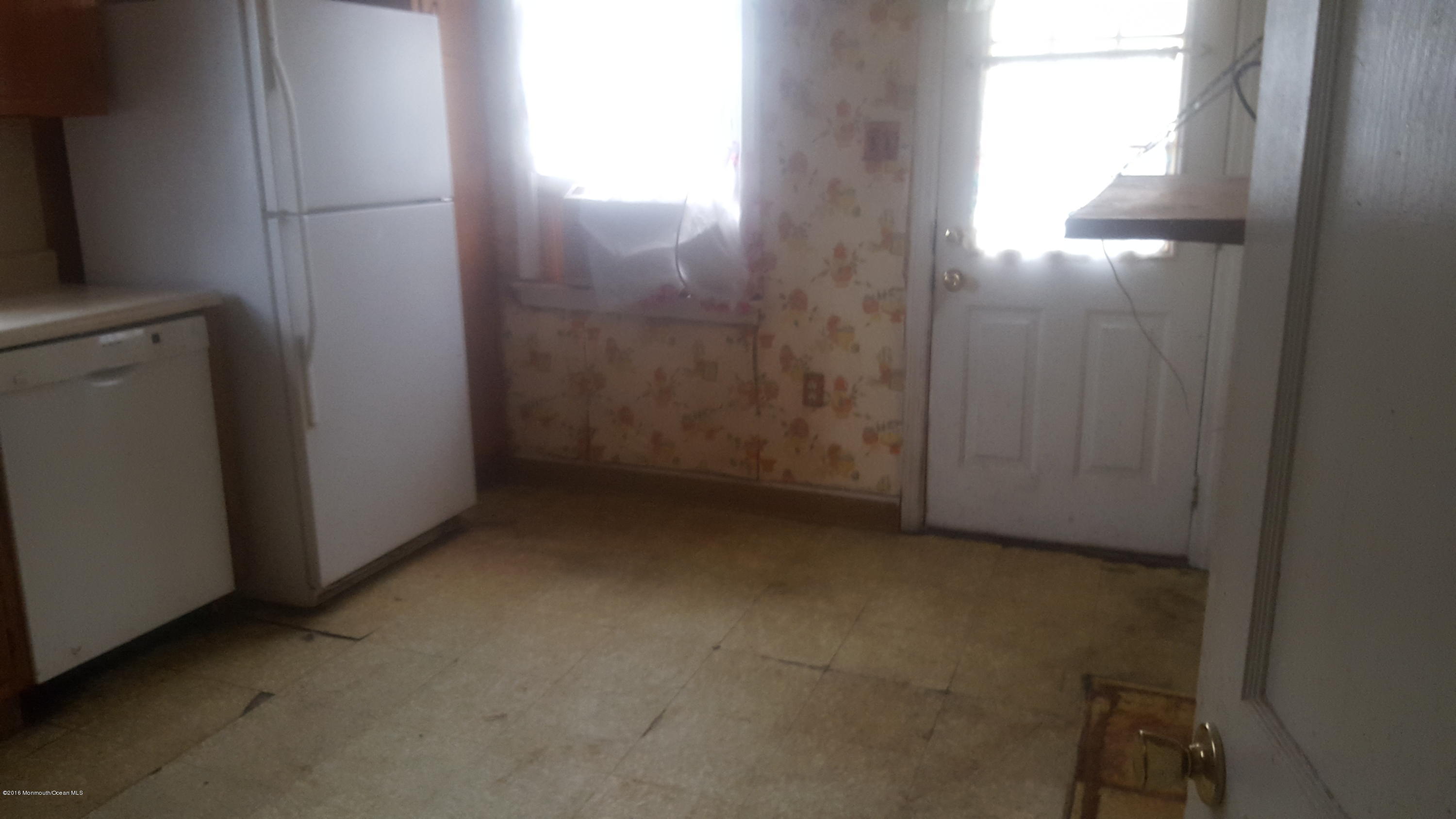 214 Wayside Road Neptune Township, NJ 07753 - Photo 5 of 26 Feb 4 051
