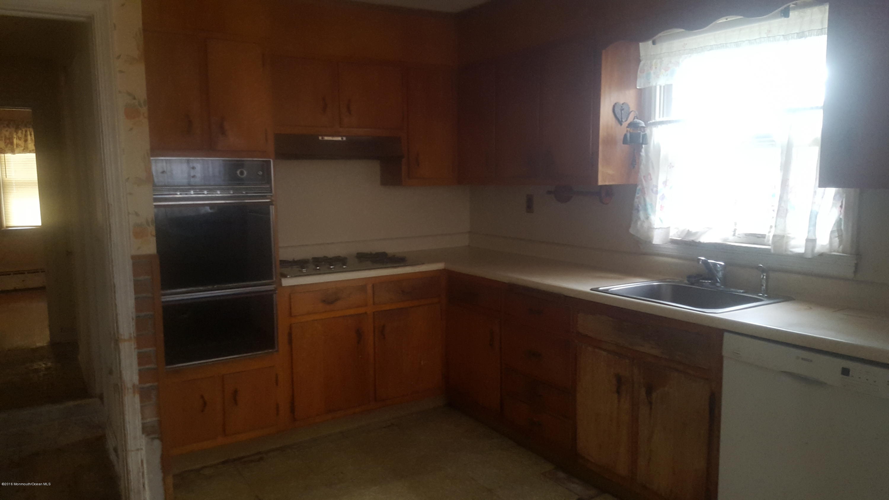 214 Wayside Road Neptune Township, NJ 07753 - Photo 6 of 26 Feb 4 052