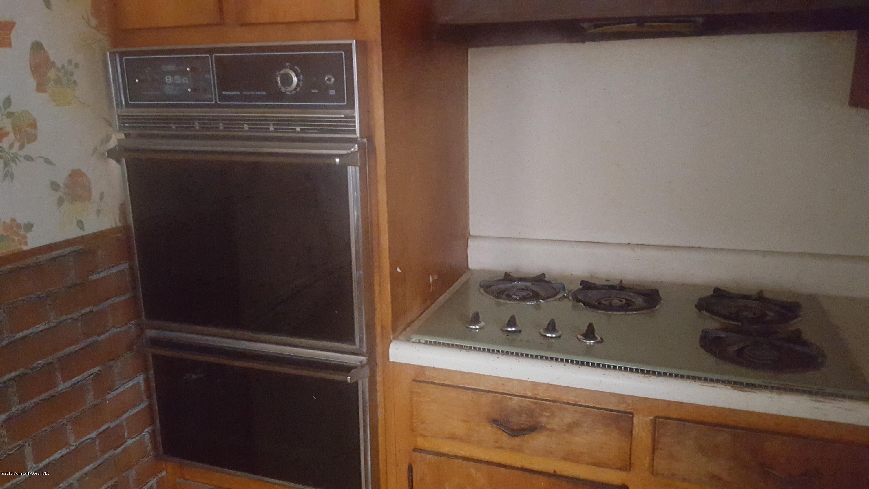 214 Wayside Road Neptune Township, NJ 07753 - Photo 7 of 26 Feb 4 091