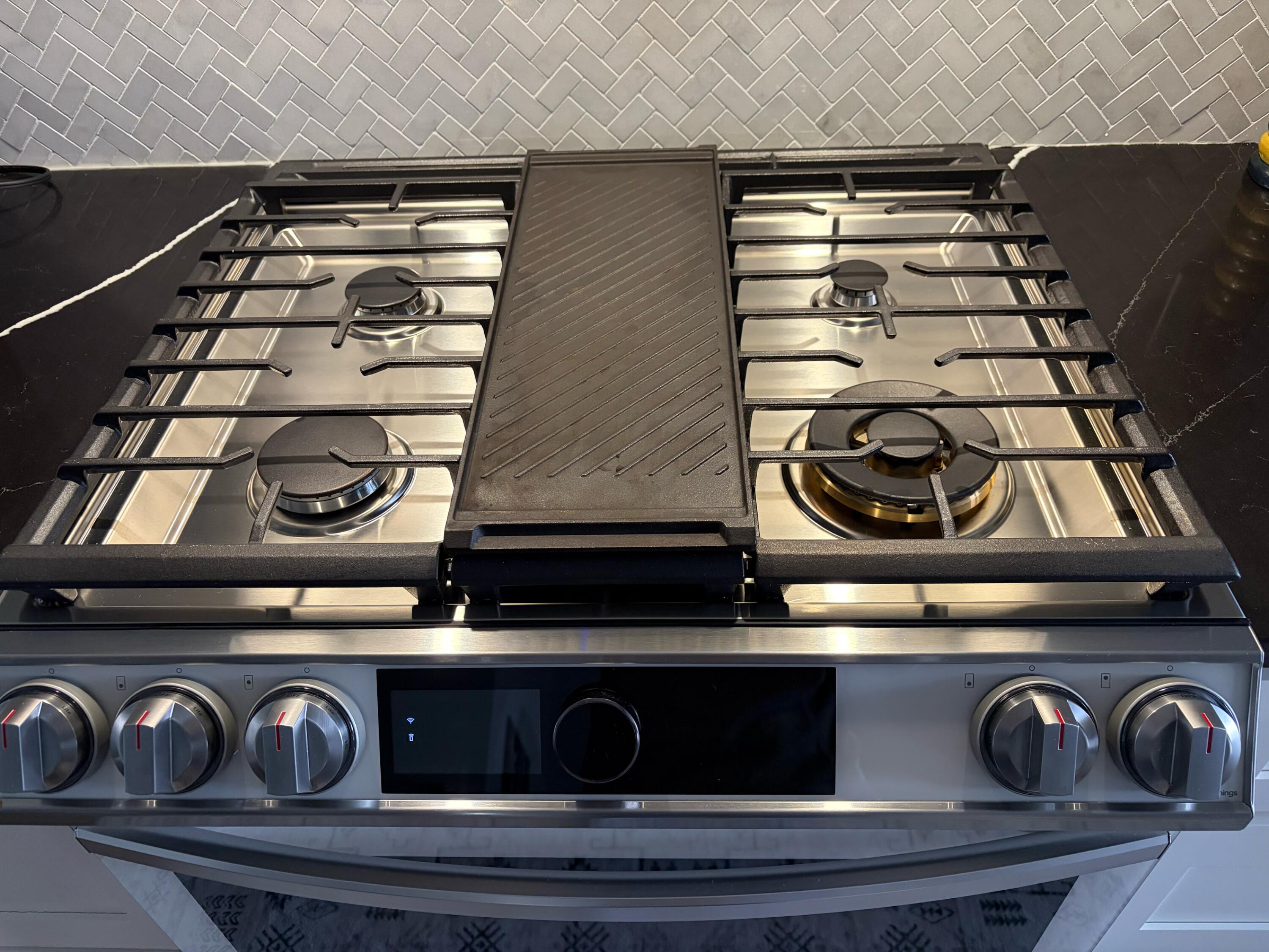 8369 Snowdrop Way Ooltewah, TN 37363 - Photo 9 of 32 Multiple-Feature Stove