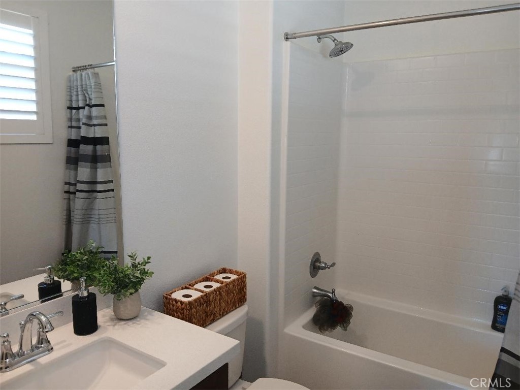 5081 Larkspur Road Banning, CA 92220 - Photo 25 of 36 Full bathroom